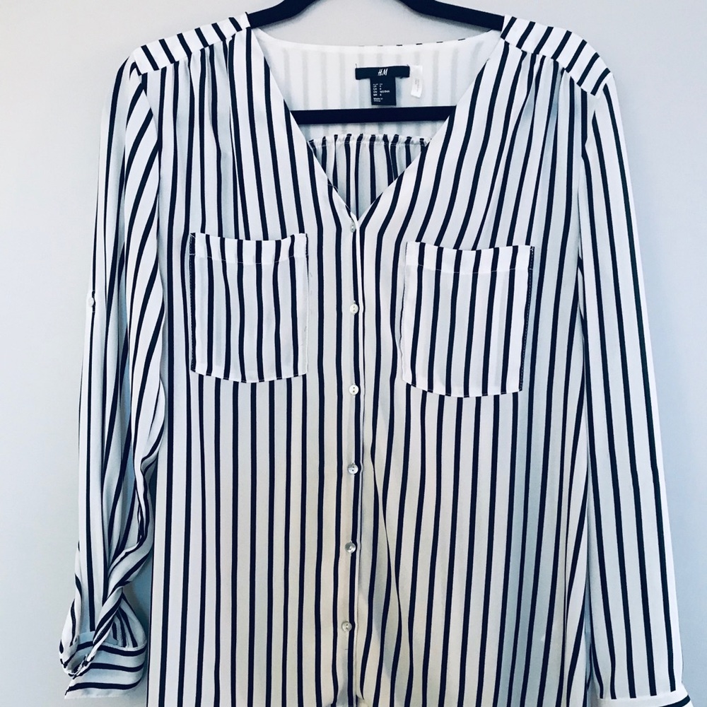 Blouse - Picture 2 of 3